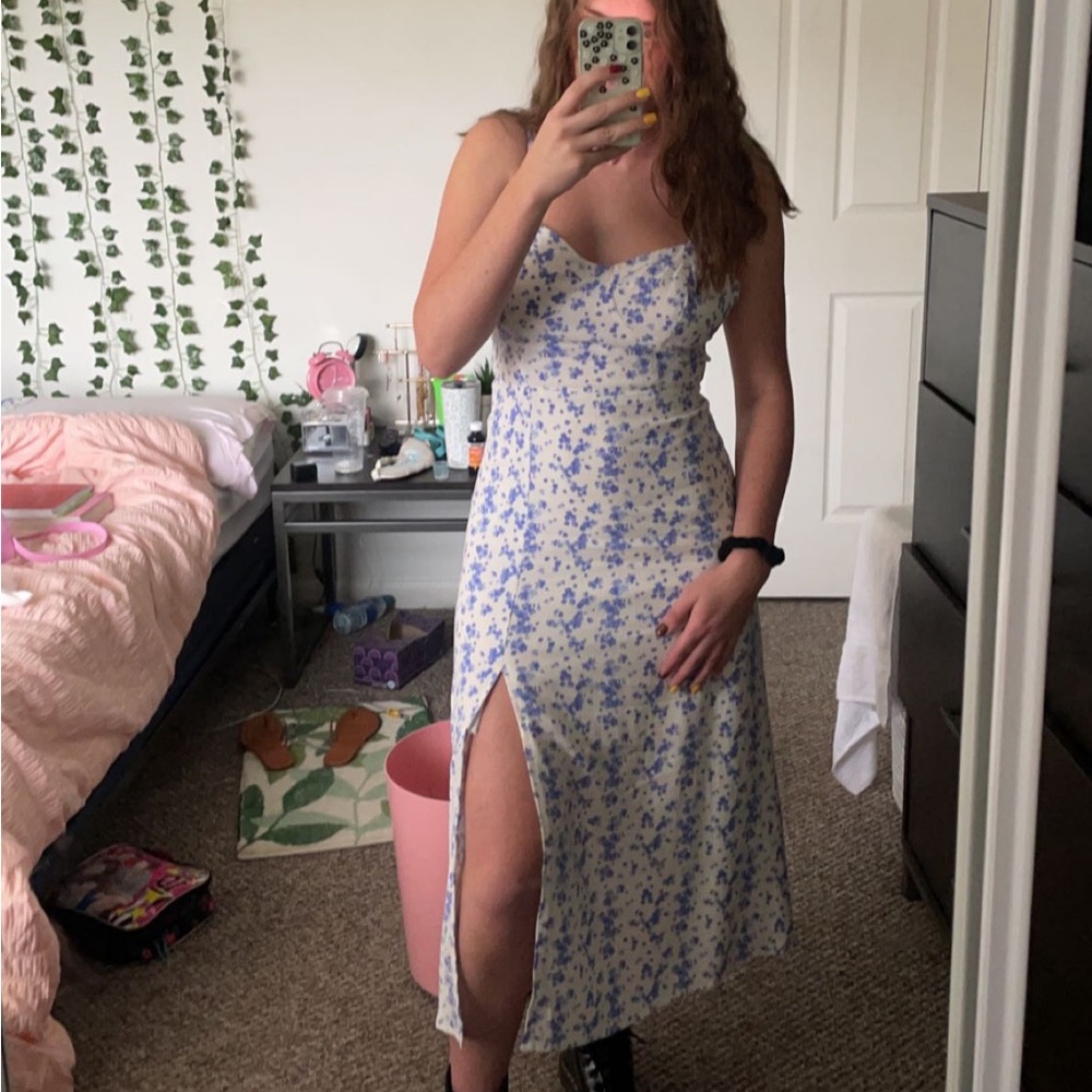 Forever 21 Floral midi dress with slit in leg and tie sleeves